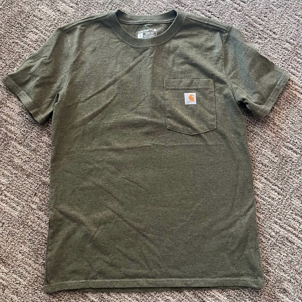 Carhartt women’s olive green pocket Tshirt size small, loose fit